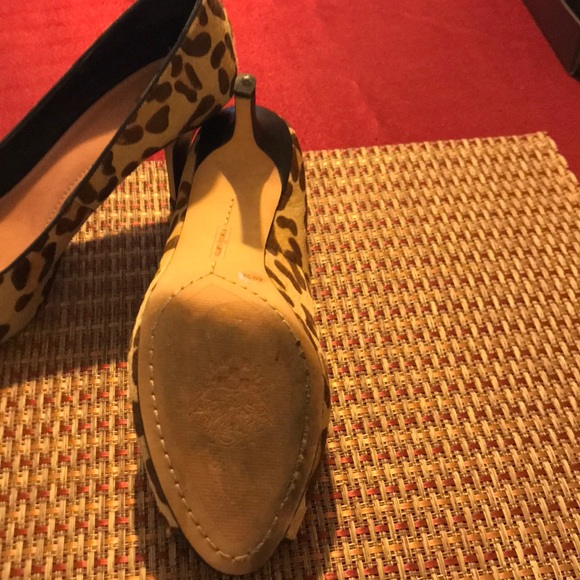 Vince Camuto leopard print heel - Picture 3 of 3